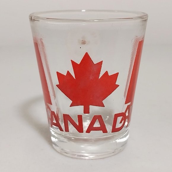 Vintage "Niagara Falls CANADA" Shot Glass RED #S035 - Picture 1 of 6